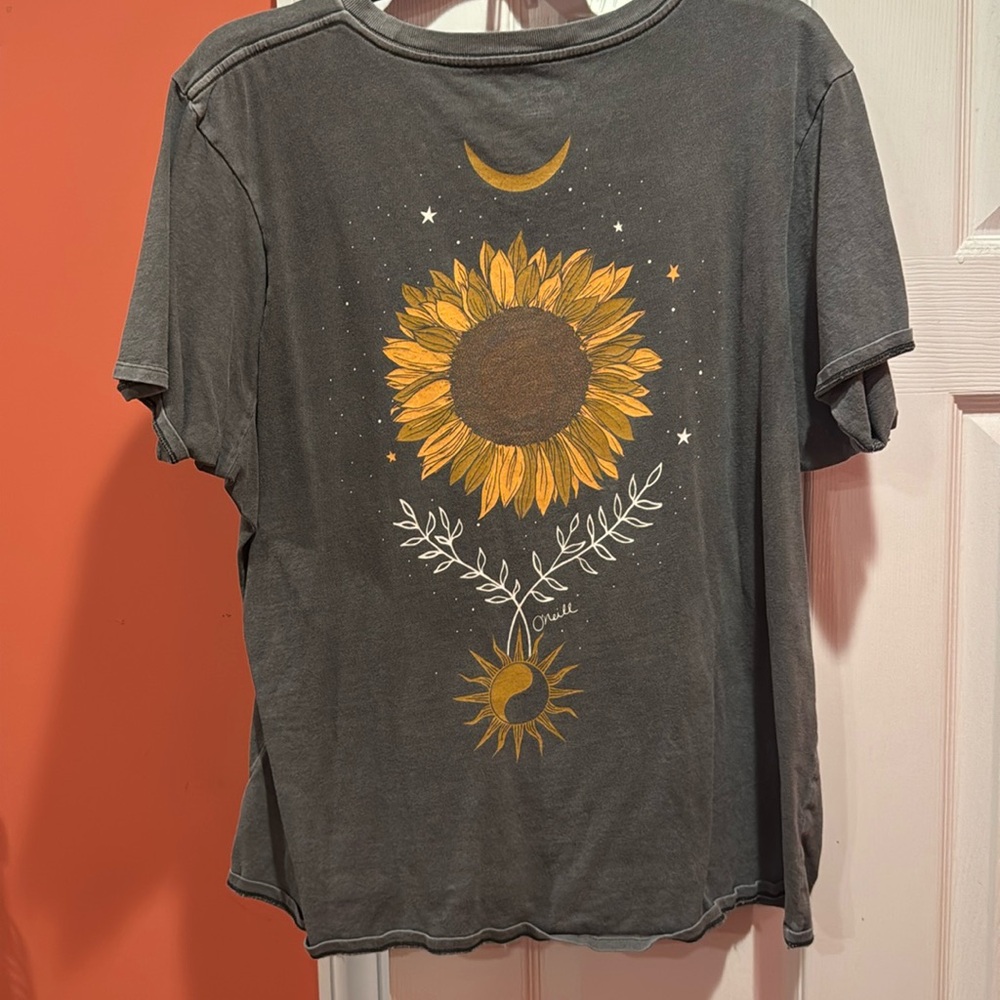 Women’s O’Neil t shirt size large